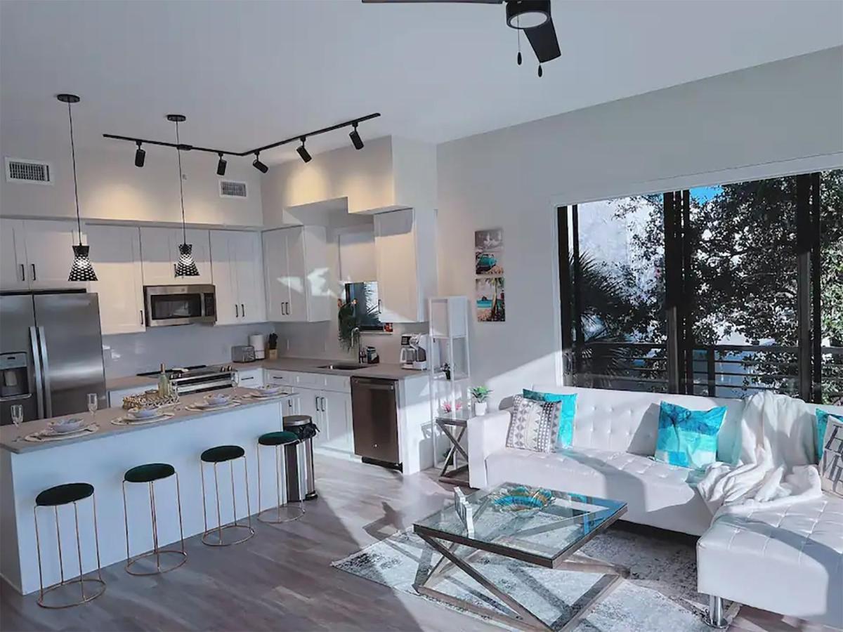 וסט פאלם ביץ' Lux Place And Cozy 3Beds 2Rooms Enjoy Life In Wpb Gym, Ev Station Nearby The Downtown And Beaches מראה חיצוני תמונה