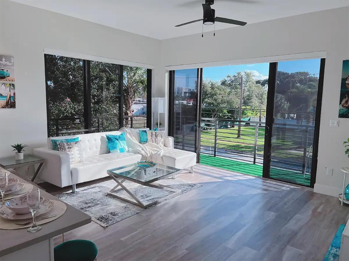 וסט פאלם ביץ' Lux Place And Cozy 3Beds 2Rooms Enjoy Life In Wpb Gym, Ev Station Nearby The Downtown And Beaches מראה חיצוני תמונה