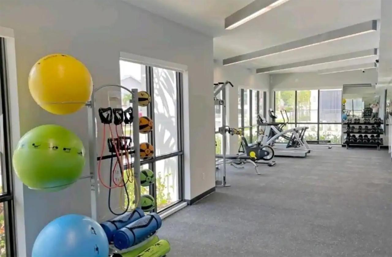 וסט פאלם ביץ' Lux Place And Cozy 3Beds 2Rooms Enjoy Life In Wpb Gym, Ev Station Nearby The Downtown And Beaches מראה חיצוני תמונה