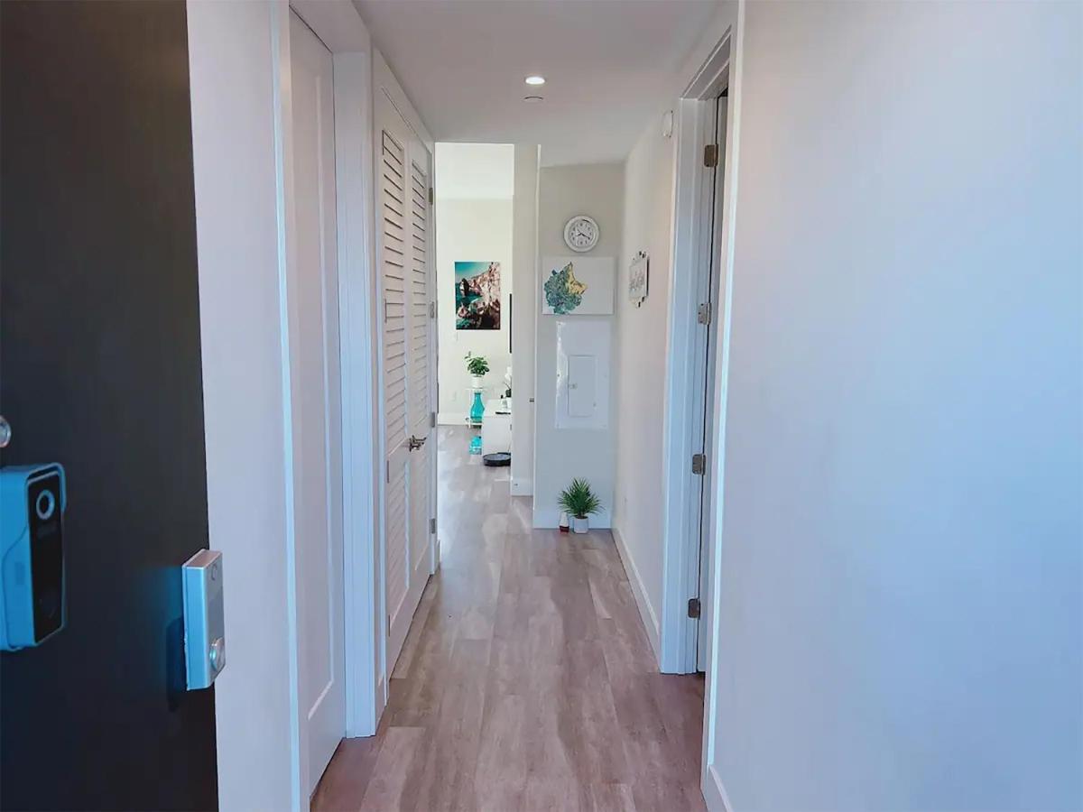 וסט פאלם ביץ' Lux Place And Cozy 3Beds 2Rooms Enjoy Life In Wpb Gym, Ev Station Nearby The Downtown And Beaches מראה חיצוני תמונה
