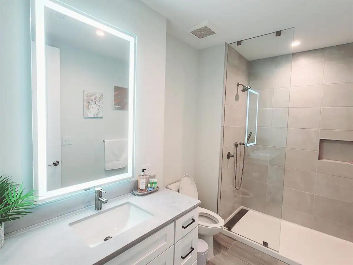 וסט פאלם ביץ' Lux Place And Cozy 3Beds 2Rooms Enjoy Life In Wpb Gym, Ev Station Nearby The Downtown And Beaches מראה חיצוני תמונה