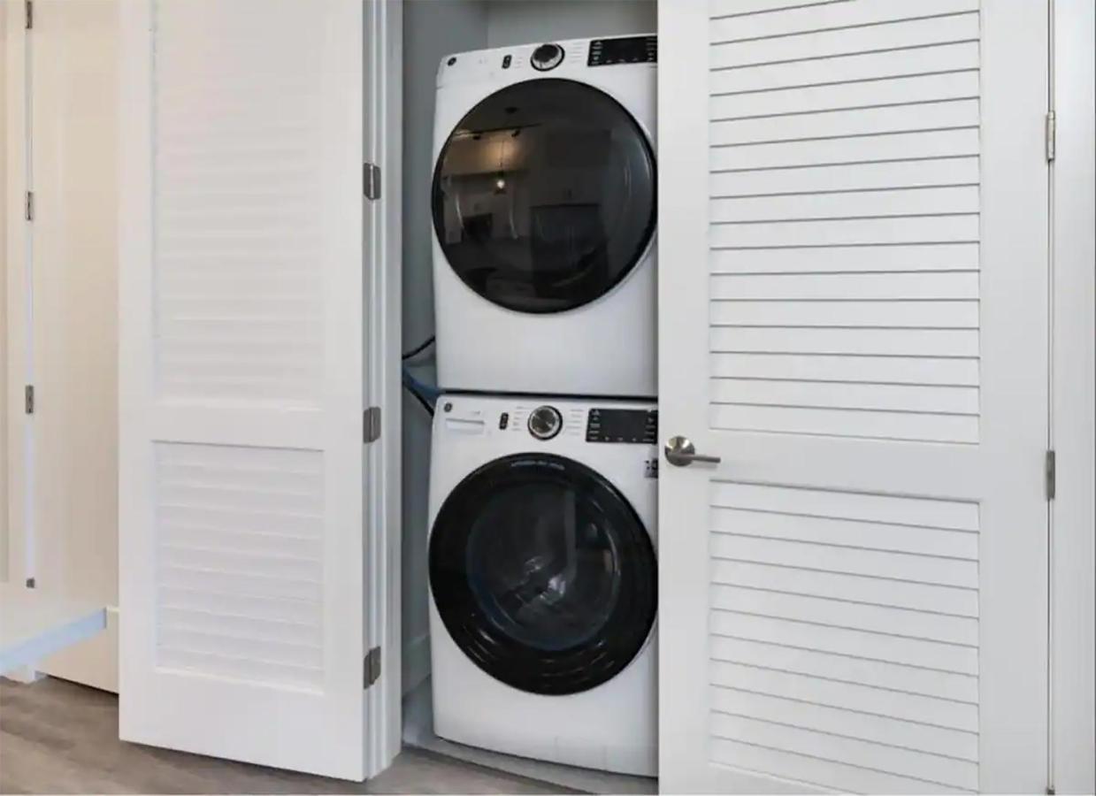 וסט פאלם ביץ' Lux Place And Cozy 3Beds 2Rooms Enjoy Life In Wpb Gym, Ev Station Nearby The Downtown And Beaches מראה חיצוני תמונה