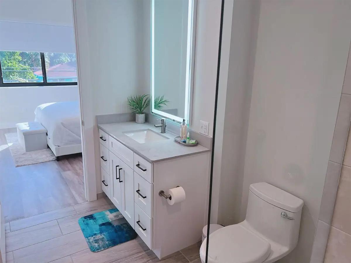 וסט פאלם ביץ' Lux Place And Cozy 3Beds 2Rooms Enjoy Life In Wpb Gym, Ev Station Nearby The Downtown And Beaches מראה חיצוני תמונה