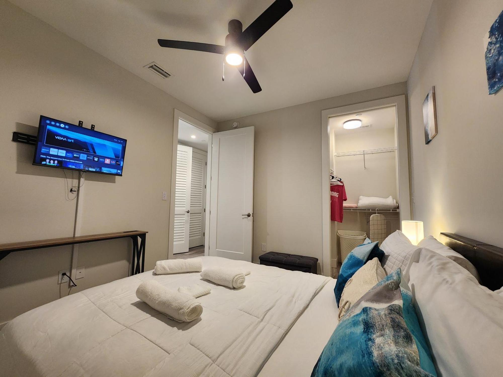 וסט פאלם ביץ' Lux Place And Cozy 3Beds 2Rooms Enjoy Life In Wpb Gym, Ev Station Nearby The Downtown And Beaches מראה חיצוני תמונה